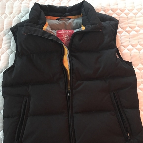 Premium Unionbay Vest - Picture 1 of 1